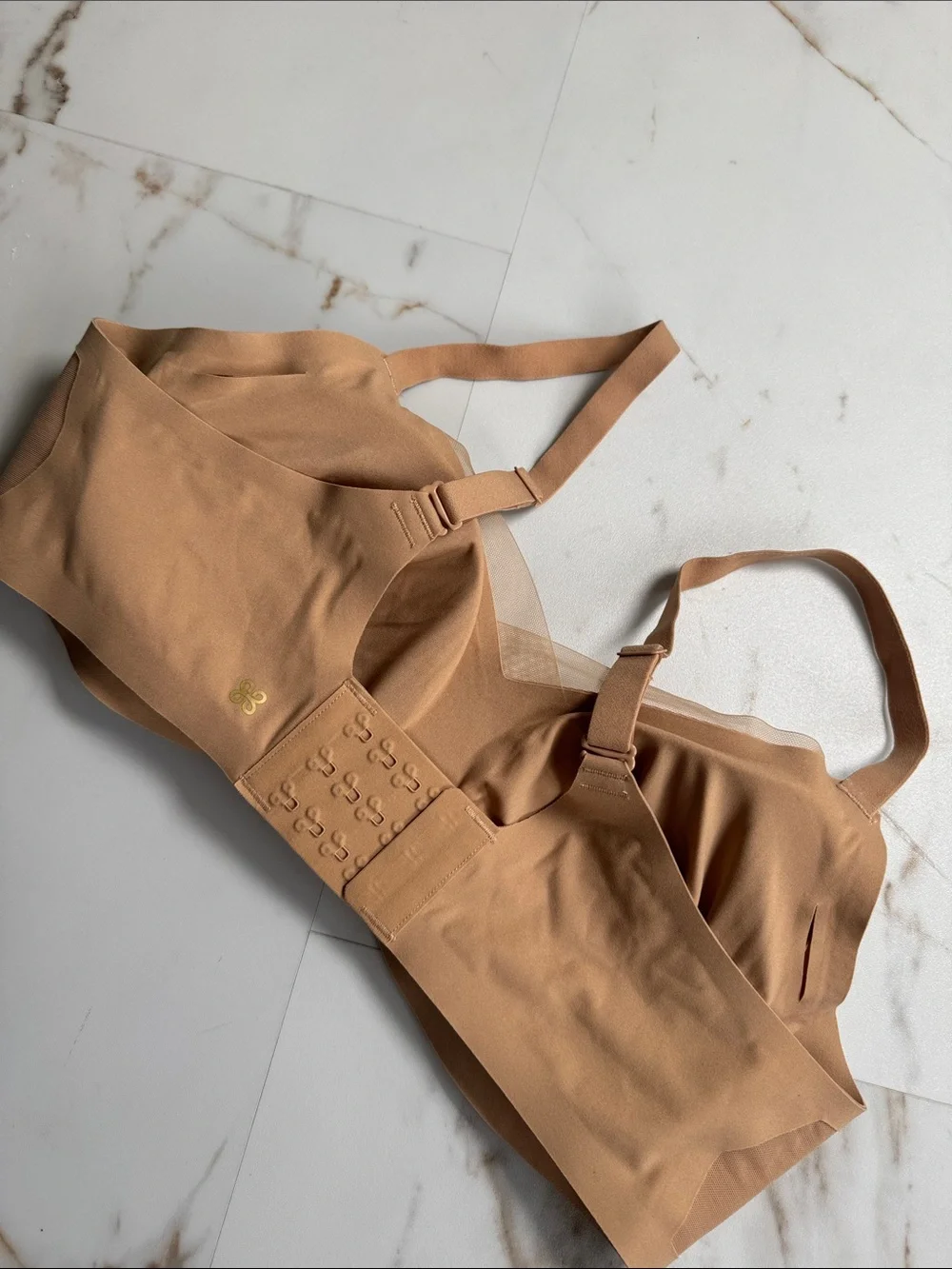 Honeylove Wire Free Cross Over Bra Nude sz L Mesh Trendy Comfy